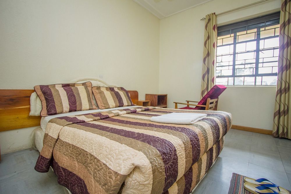 Kisoro Tourist Hotel Exterior foto
